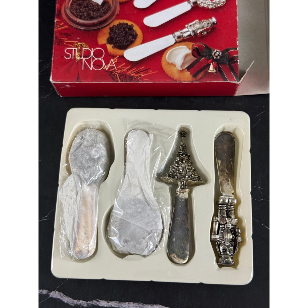Vintage NIB Studio Nova Set of 4 Holiday Festival Silverplate Spreaders 3 3/4in